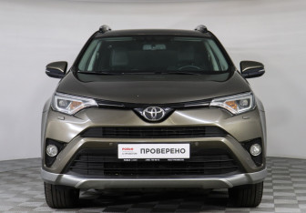 Подержанный автомобиль Toyota RAV4 2017 года (2 фото)
