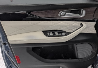 Подержанный автомобиль Exeed VX 2022 года (19 фото)