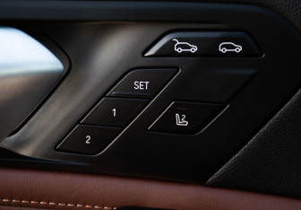 Подержанный автомобиль BMW X6 2020 года (13 фото)