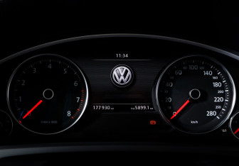 Подержанный автомобиль Volkswagen Touareg 2013 года (11 фото)