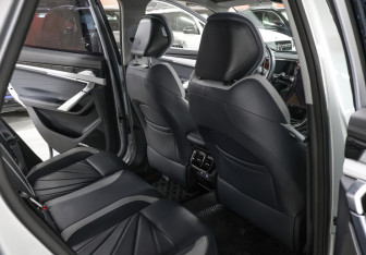 Подержанный автомобиль Geely Atlas 2024 года (12 фото)