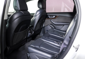 Подержанный автомобиль Audi Q7 2016 года (11 фото)