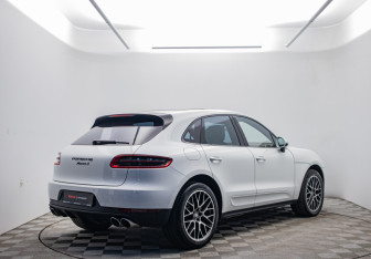 Подержанный автомобиль Porsche Macan 2017 года (5 фото)