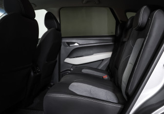 Подержанный автомобиль Chevrolet Captiva 2022 года (11 фото)