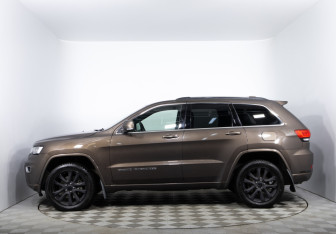 Подержанный автомобиль Jeep Grand Cherokee 2018 года (8 фото)