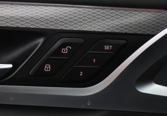 Подержанный автомобиль BMW X3 2018 года (18 фото)