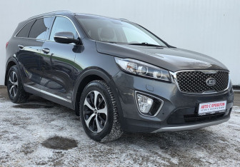 Подержанный автомобиль Kia Sorento 2017 года (3 фото)