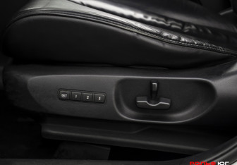 Подержанный автомобиль Mazda CX-7 2011 года (18 фото)