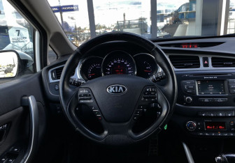 Подержанный автомобиль Kia Ceed Wagon 2014 года (13 фото)