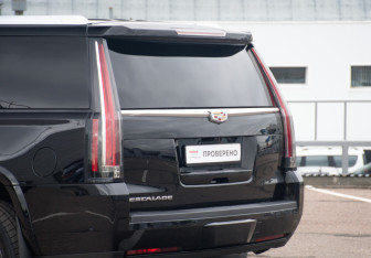 Подержанный автомобиль Cadillac Escalade Suv 2020 года (10 фото)