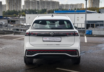 Подержанный автомобиль Volkswagen Tiguan 2024 года (6 фото)