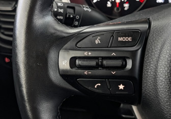 Подержанный автомобиль Kia Rio Hatchback 2022 года (27 фото)