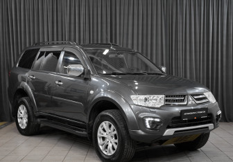 Подержанный автомобиль Mitsubishi Pajero Sport 2014 года (3 фото)