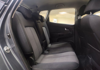 Подержанный автомобиль Kia Venga 2011 года (13 фото)