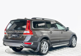Подержанный автомобиль Volvo XC70 2016 года (5 фото)