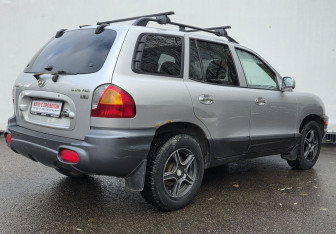 Подержанный автомобиль Hyundai Santa Fe 2003 года (5 фото)