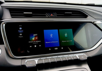 Подержанный автомобиль Geely Atlas Pro 2023 года (15 фото)