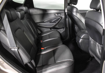 Подержанный автомобиль Hyundai Santa Fe 2015 года (8 фото)