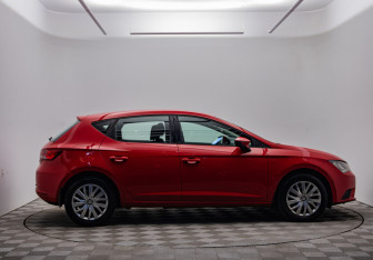 Подержанный автомобиль SEAT Leon Hatchback 2013 года (4 фото)