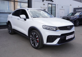 Подержанный автомобиль Geely Tugella 2022 года (3 фото)
