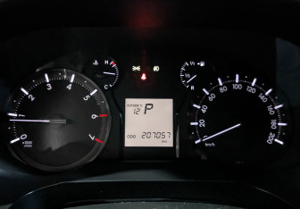 Подержанный автомобиль Toyota Land Cruiser Prado 2017 года (16 фото)