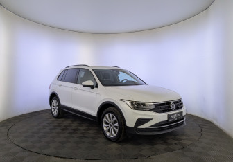 Подержанный автомобиль Volkswagen Tiguan 2021 года (3 фото)
