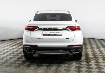 Подержанный автомобиль Geely Tugella 2022 года (6 фото)