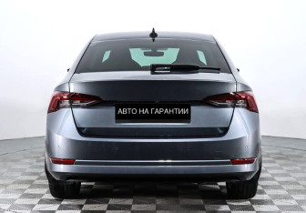 Подержанный автомобиль Skoda Octavia Liftback 2022 года (4 фото)
