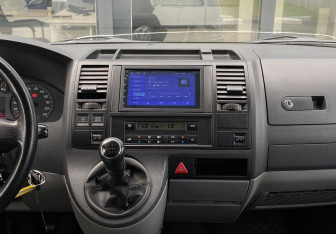 Подержанный автомобиль Volkswagen Caravelle 2009 года (12 фото)