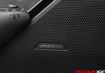 Подержанный автомобиль Land Rover Range Rover Velar 2020 года (18 фото)