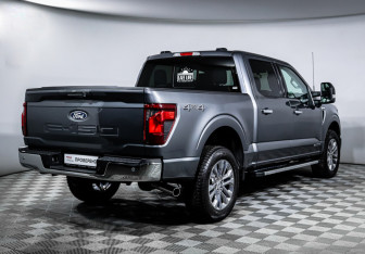 Подержанный автомобиль Ford F-150 2024 года (5 фото)