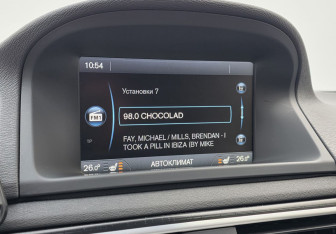 Подержанный автомобиль Volvo XC70 2014 года (13 фото)