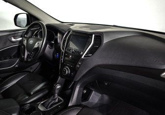 Подержанный автомобиль Hyundai Santa Fe 2017 года (5 фото)