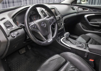 Подержанный автомобиль Opel Insignia Wagon 2014 года (16 фото)