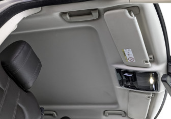 Подержанный автомобиль Land Rover Range Rover Sport 2014 года (23 фото)