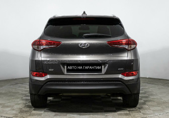 Подержанный автомобиль Hyundai Tucson 2016 года (6 фото)