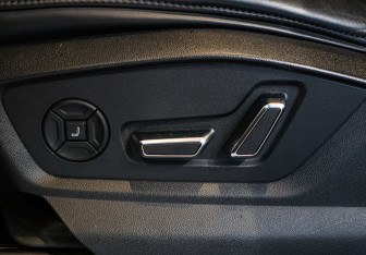 Подержанный автомобиль Audi Q8 2019 года (20 фото)