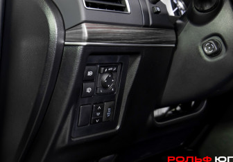 Подержанный автомобиль Toyota Land Cruiser Prado 2017 года (15 фото)