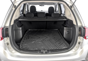 Подержанный автомобиль Mitsubishi Outlander 2019 года (10 фото)