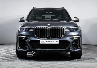 Подержанный автомобиль BMW X7 2021 года (2 фото)