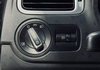 Подержанный автомобиль Volkswagen Polo Sedan 2016 года (17 фото)