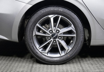 Подержанный автомобиль Kia K3 Sedan 2021 года (25 фото)