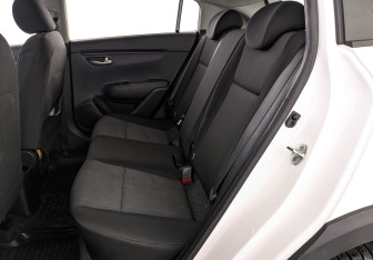 Подержанный автомобиль Kia Rio Hatchback 2021 года (17 фото)