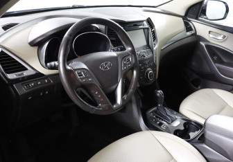 Подержанный автомобиль Hyundai Santa Fe 2014 года (9 фото)