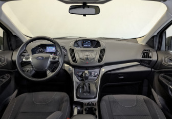Подержанный автомобиль Ford Kuga 2013 года (14 фото)