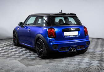 Подержанный автомобиль MINI Hatch 2019 года (7 фото)