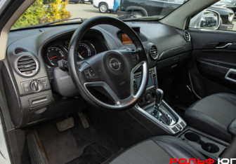 Подержанный автомобиль Opel Antara 2012 года (14 фото)
