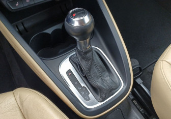 Подержанный автомобиль Audi A1 2010 года (14 фото)