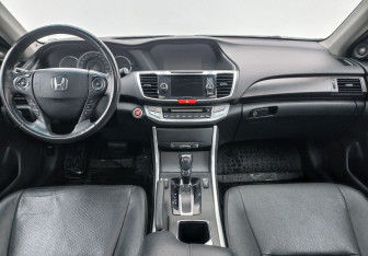 Подержанный автомобиль Honda Accord Sedan 2013 года (13 фото)