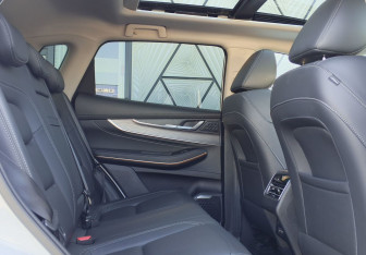 Подержанный автомобиль Exeed LX 2022 года (24 фото)